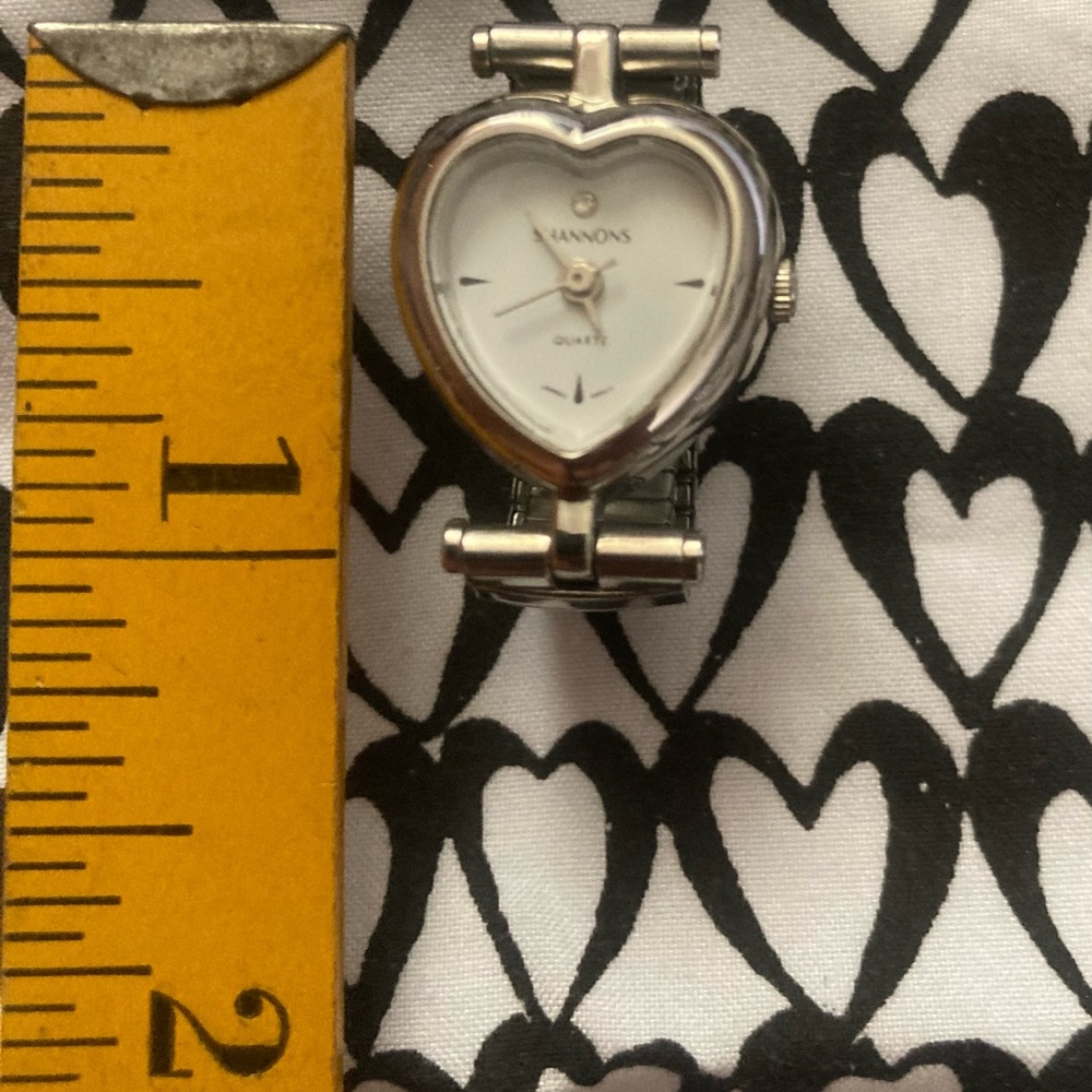 VINTAGE SILVER SHANNONS HEART SHAPED RING WATCH - Picture 5 of 5